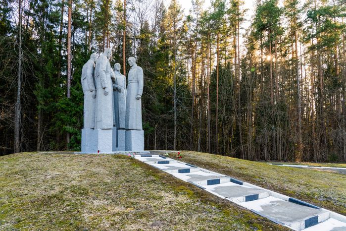Братская могила военных дорожников, погибших в 1942 году, в Можайском округе