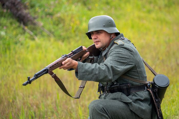 Военно-историческая реконструкция боя в День танкиста в парке «Патриот» Одинцовского округа