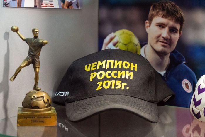 Экспонаты в музее спортивной славы «Верность спорту храня» в Училище олимпийского резерва №4 Чехова