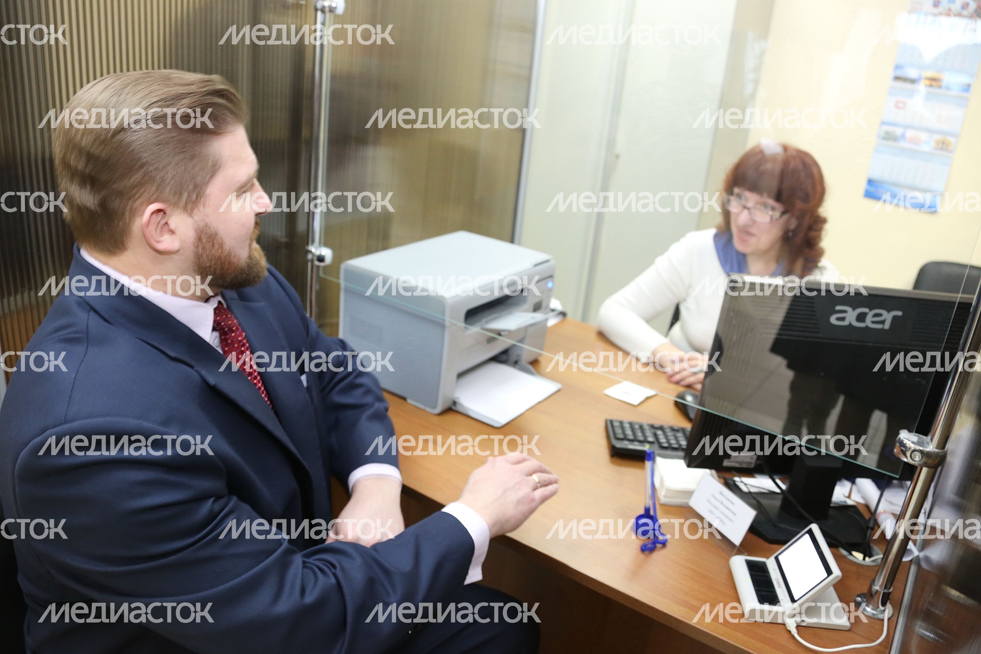 Глава Каширского района Д. Бобров посетил МФЦ в Кашире