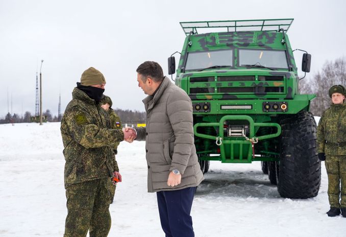 Бойцам СВО из Подмосковья передали медицинский вездеход-амфибию "Звезда"