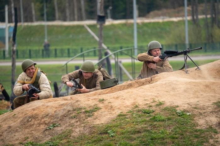Военно-историческая реконструкция «Штурм Кенигсберга» в День Победы в парке «Патриот» Одинцовского округа