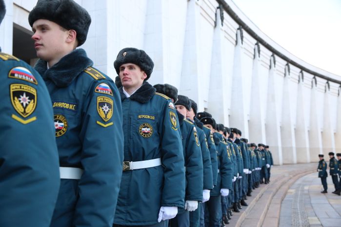 Акция «Знамя Победы» на Поклонной горе в Москве