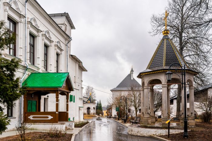 Выставка «ТОП 100+5» в Царицыных палатах Саввино-Сторожевского монастыря в Звенигороде