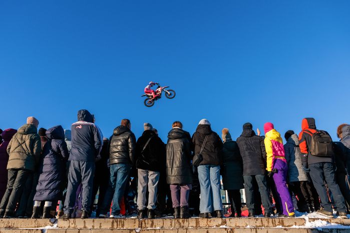 Зимний фристайл-мотокросс от команды FMX13 в Одинцово