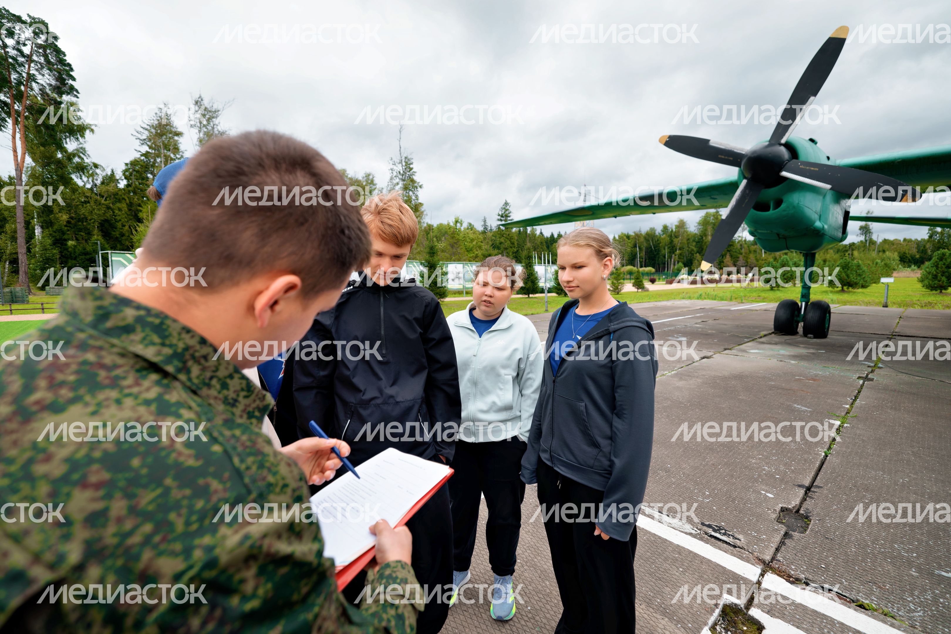 Военно-спортивная игра «Юнавиа» для молодежи в Центре военно-тактических игр парка «Патриот» Одинцовского округа