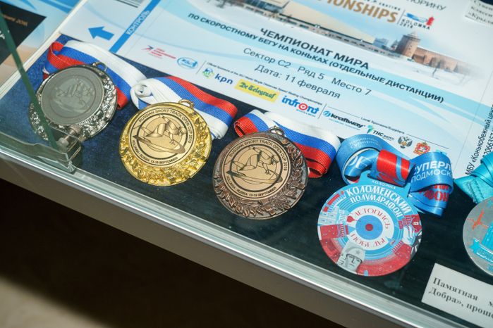 Выставка о развитии конькобежного спорта в Конькобежном центре «Коломна»