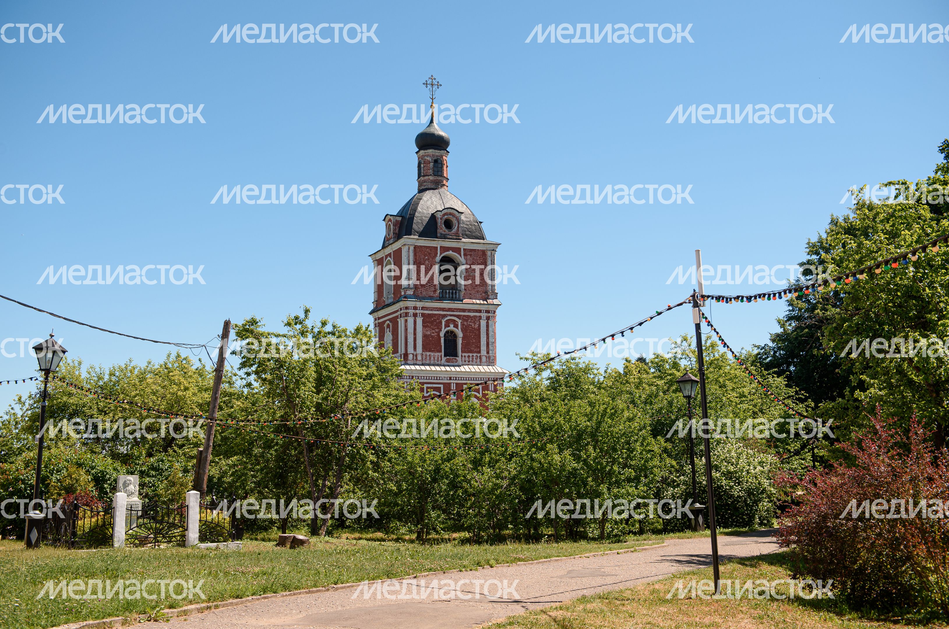 Летние виды Горицкого Успенского монастыря