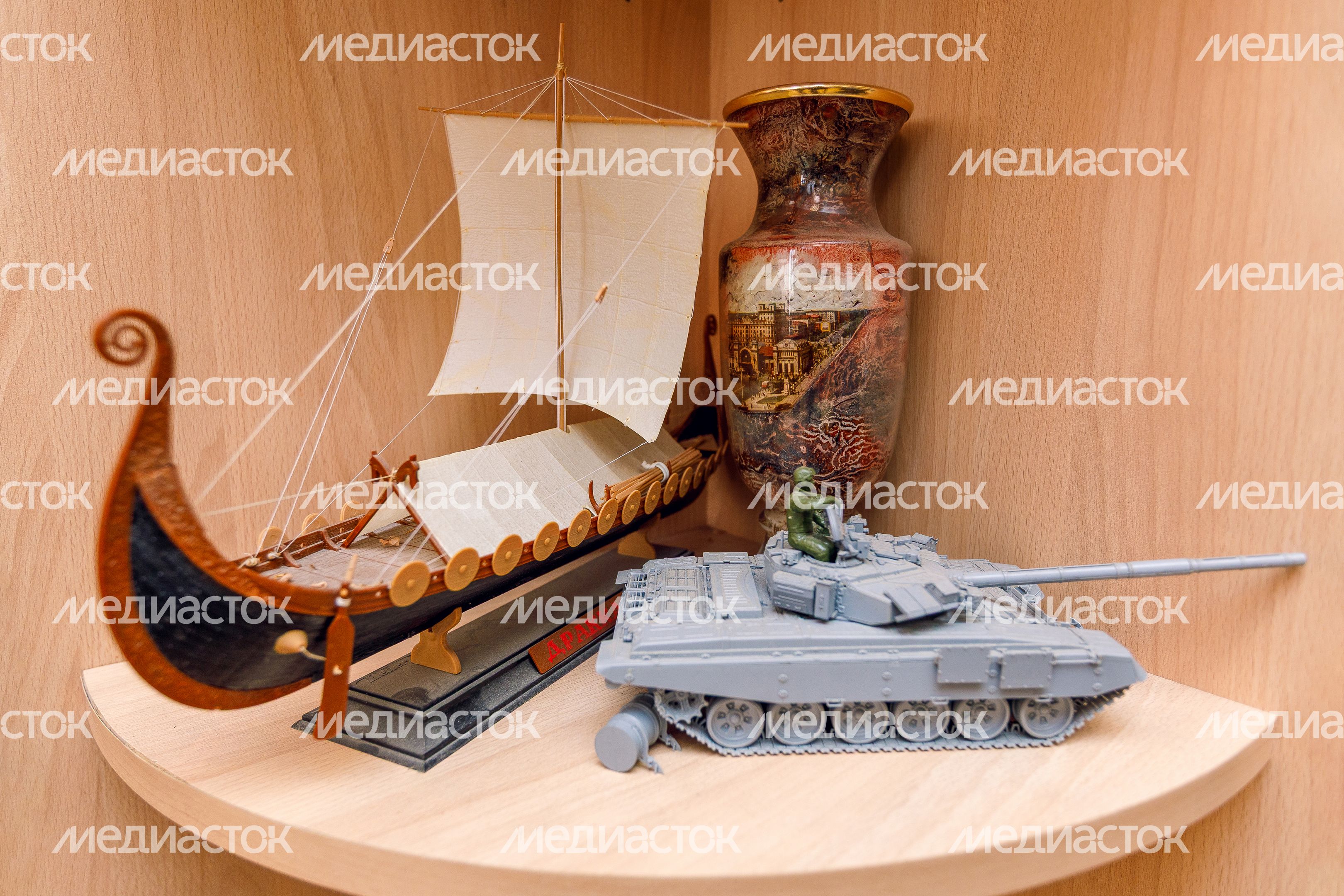 Производство игрушек и сборных моделей на лобненском предприятии "Звезда" Производство игрушек и сборных моделей на лобненском предприятии "Звезда"