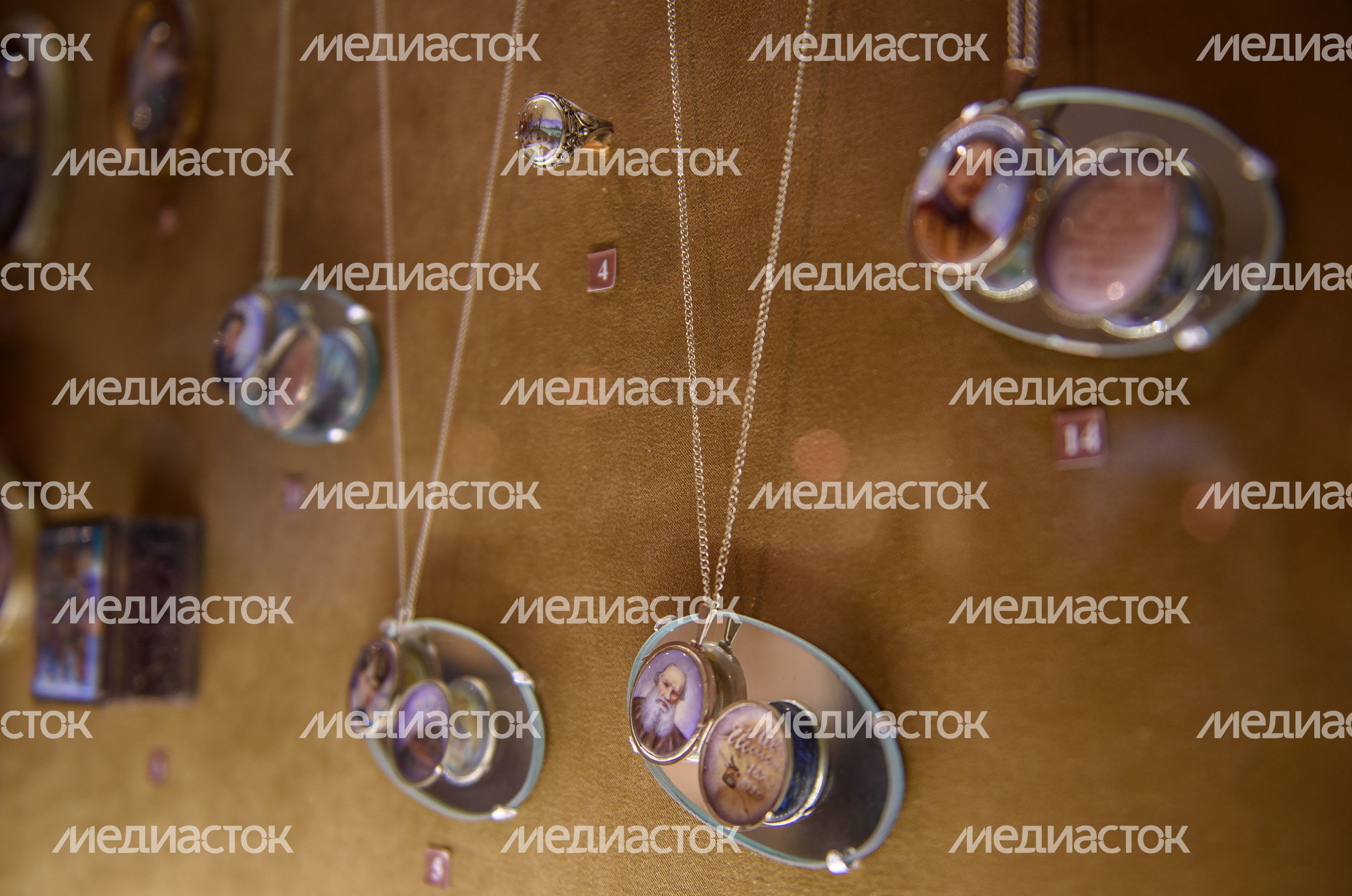 Музей финифти в Ростовском кремле Музей финифти в Ростовском кремле