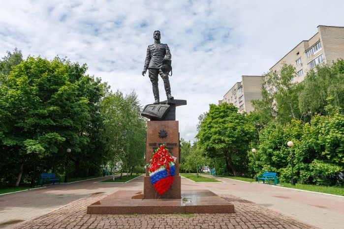 Памятник «Защитникам неба Отечества» в микрорайоне Заря (Балашиха)