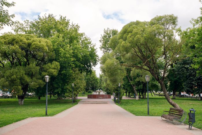 Чехов. Бульвар и памятник А.П. Чехову