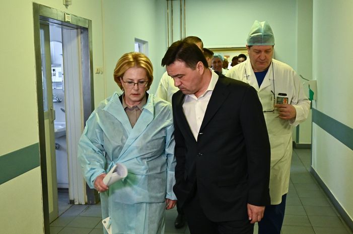 Визит губернатора Подмосковья к пострадавшим в авиакатастрофе в Шереметьеве