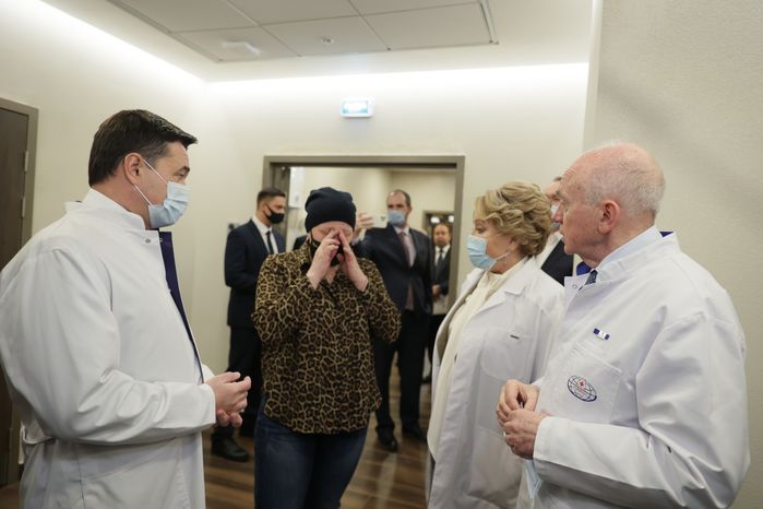 Андрей Воробьев и Валентина Матвиенко посетили Институт ядерной медицины в Химках