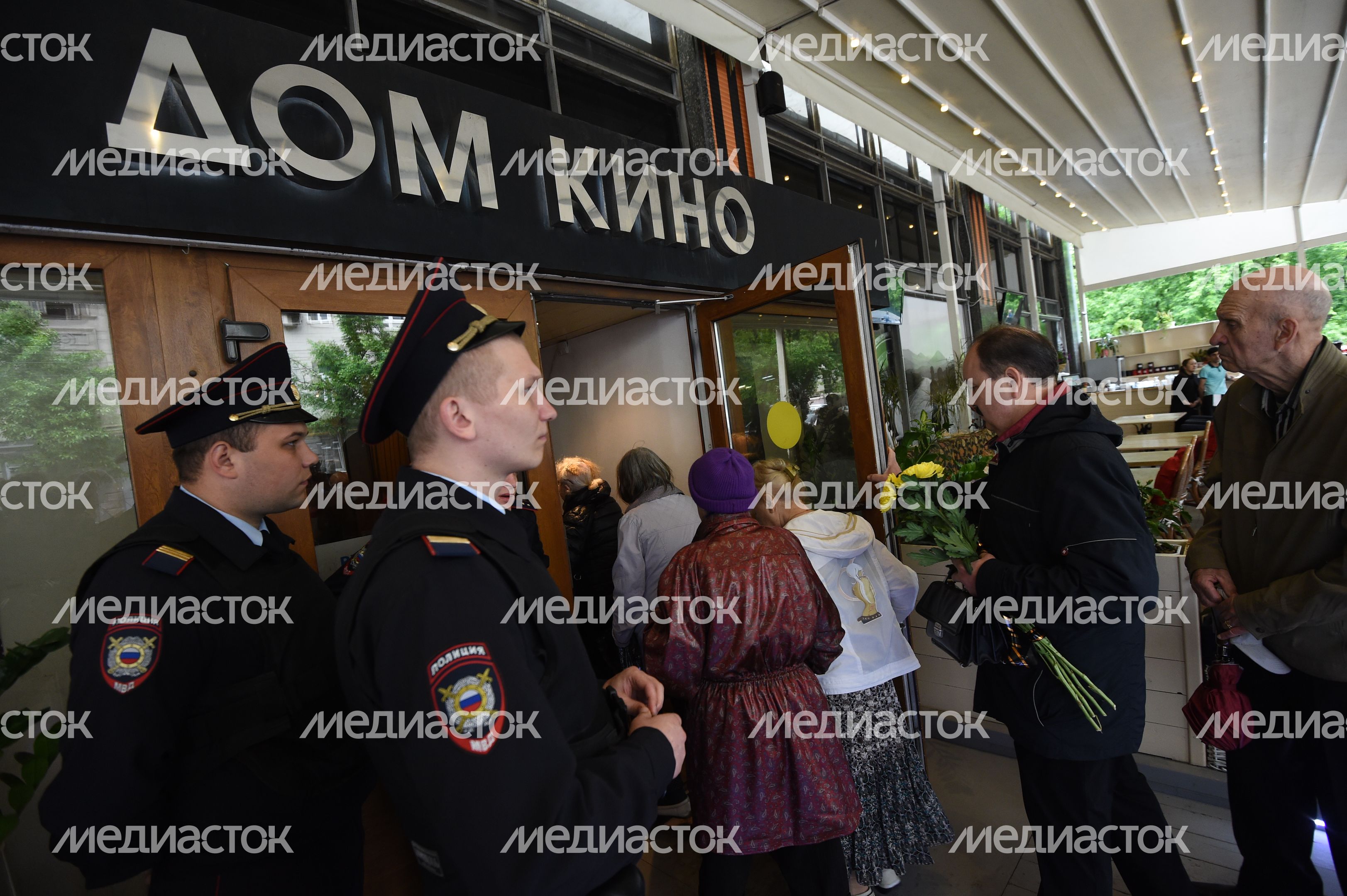 Прощание с актером Алексеем Баталовым в Доме кино в Москве