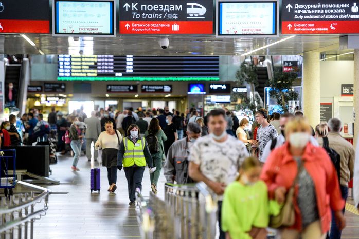 Выступление артистов музыкального театра «Геликон-опера» на Ленинградском вокзале в Москве