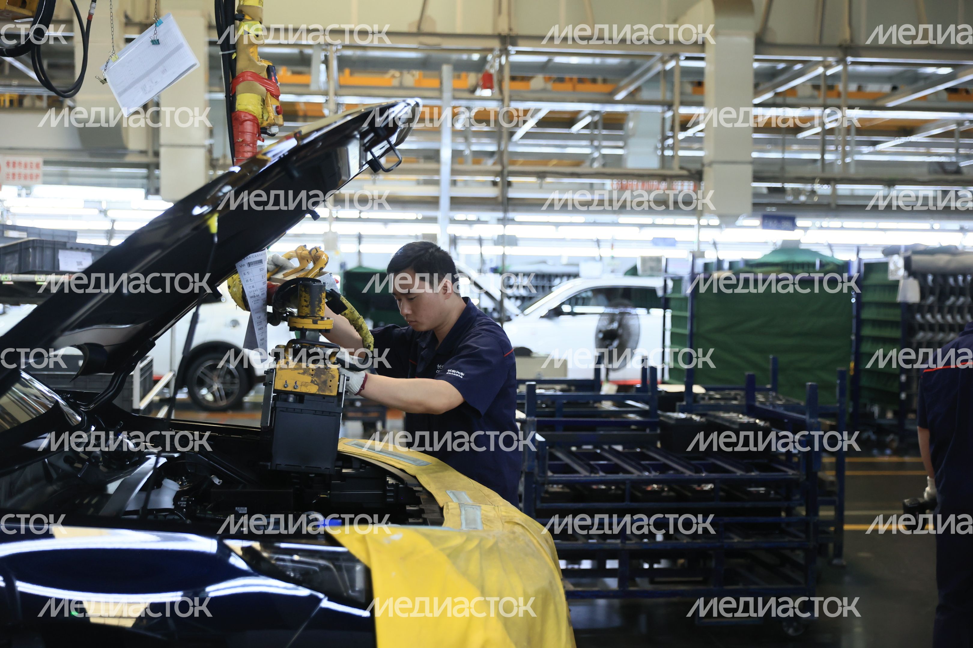 Посещение автозавода Changan Automobile Group в Китае Губернатором Подмосковья