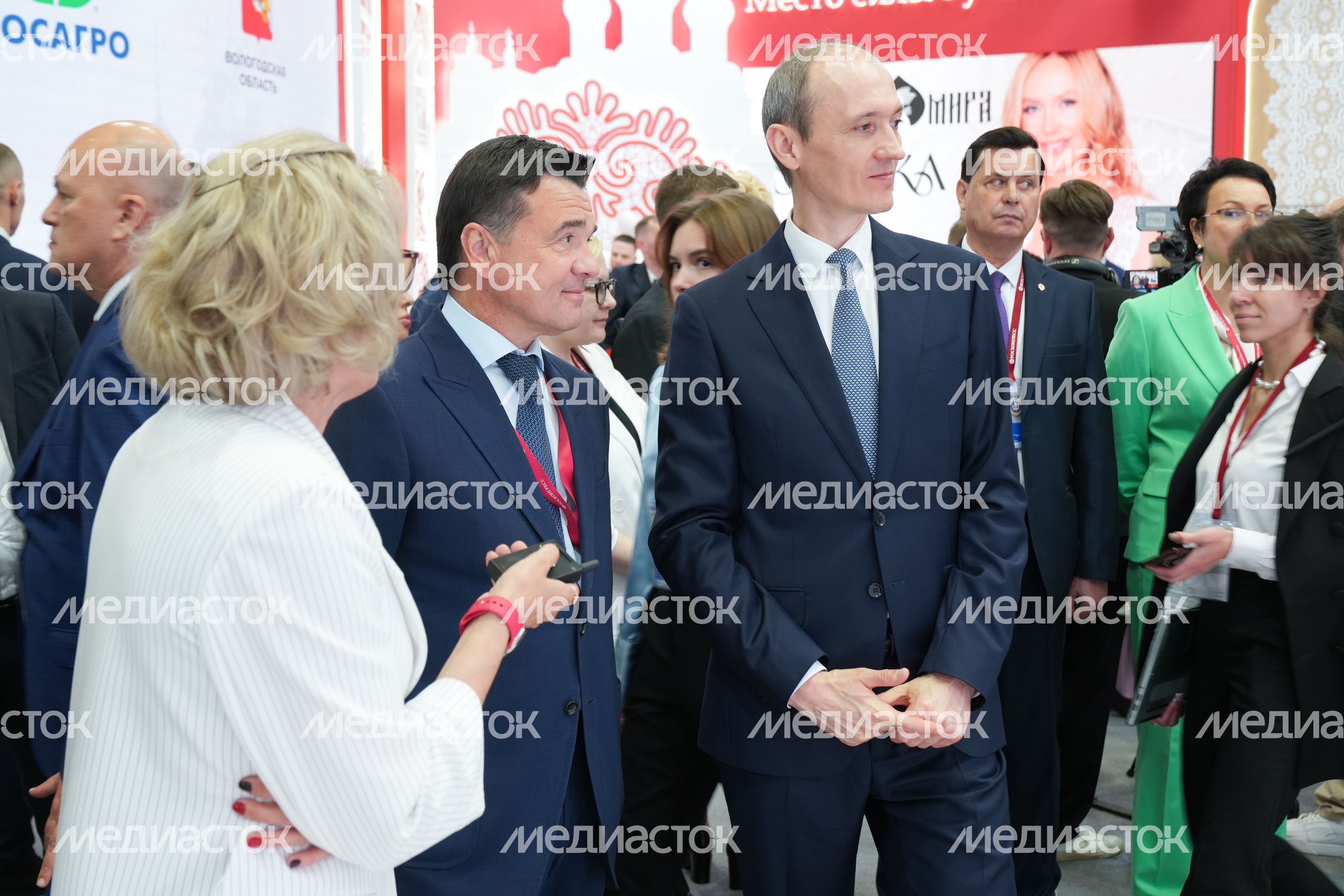 Дмитрий Григоренко посетил подмосковный стенд на ПМЭФ-2026 Дмитрий Григоренко посетил подмосковный стенд на ПМЭФ-2026
