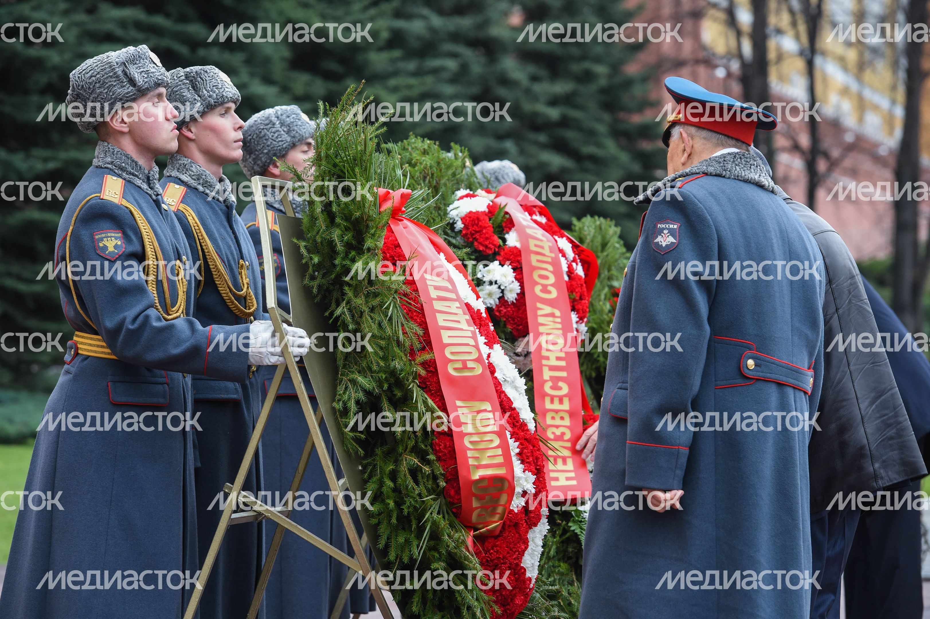 Торжественный марш в честь парада 1941 года на Красной площади в Москве