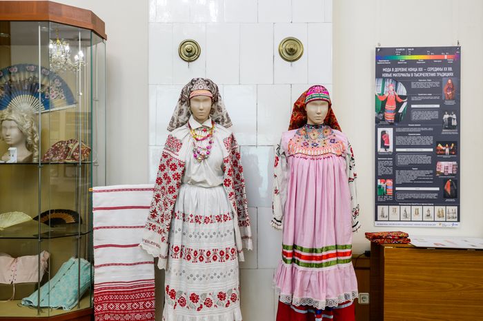 Выставка «Эволюция моды. Женский костюм в Среднем Поочье с каменного века до наших дней» в Кашире