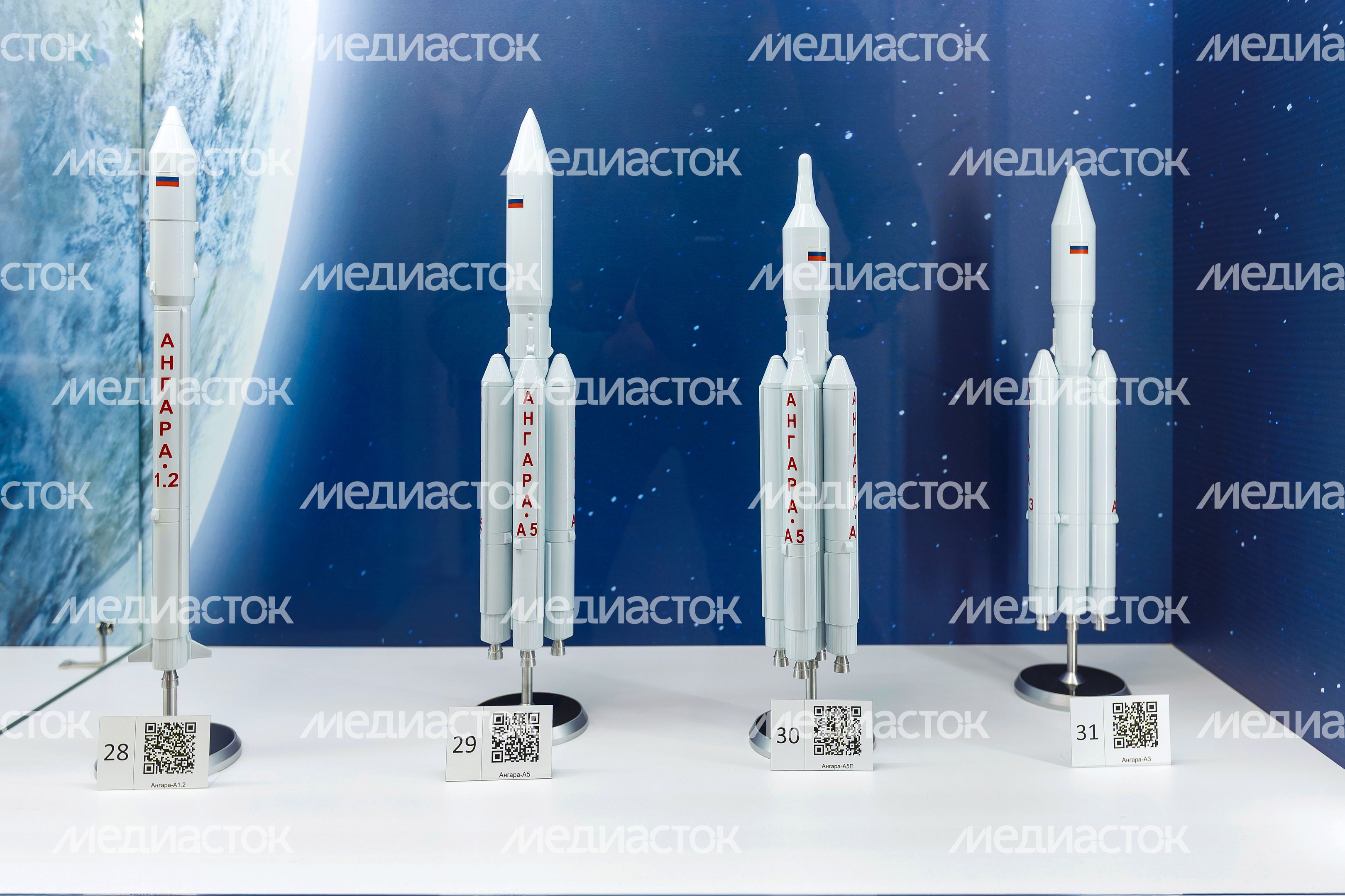 Выставка макетов ракет в библиотеке №8 на улице Орджоникидзе в Королеве Выставка макетов ракет в библиотеке №8 на улице Орджоникидзе в Королеве
