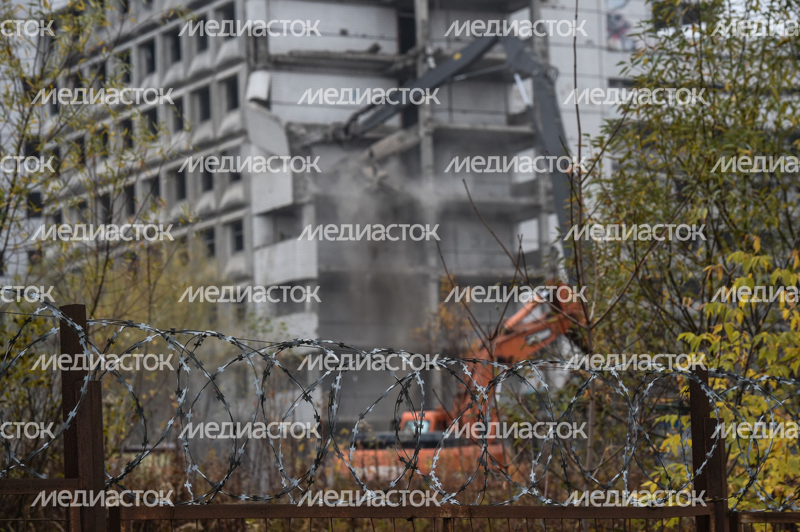 Начало работ по демонтажу Ховринской заброшенной больницы