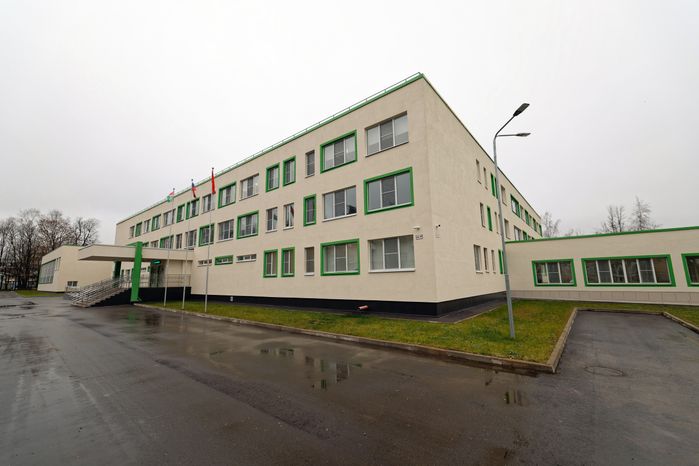 Алабинская средняя школа в поселке Калининец Наро-Фоминского округа после капитального ремонта