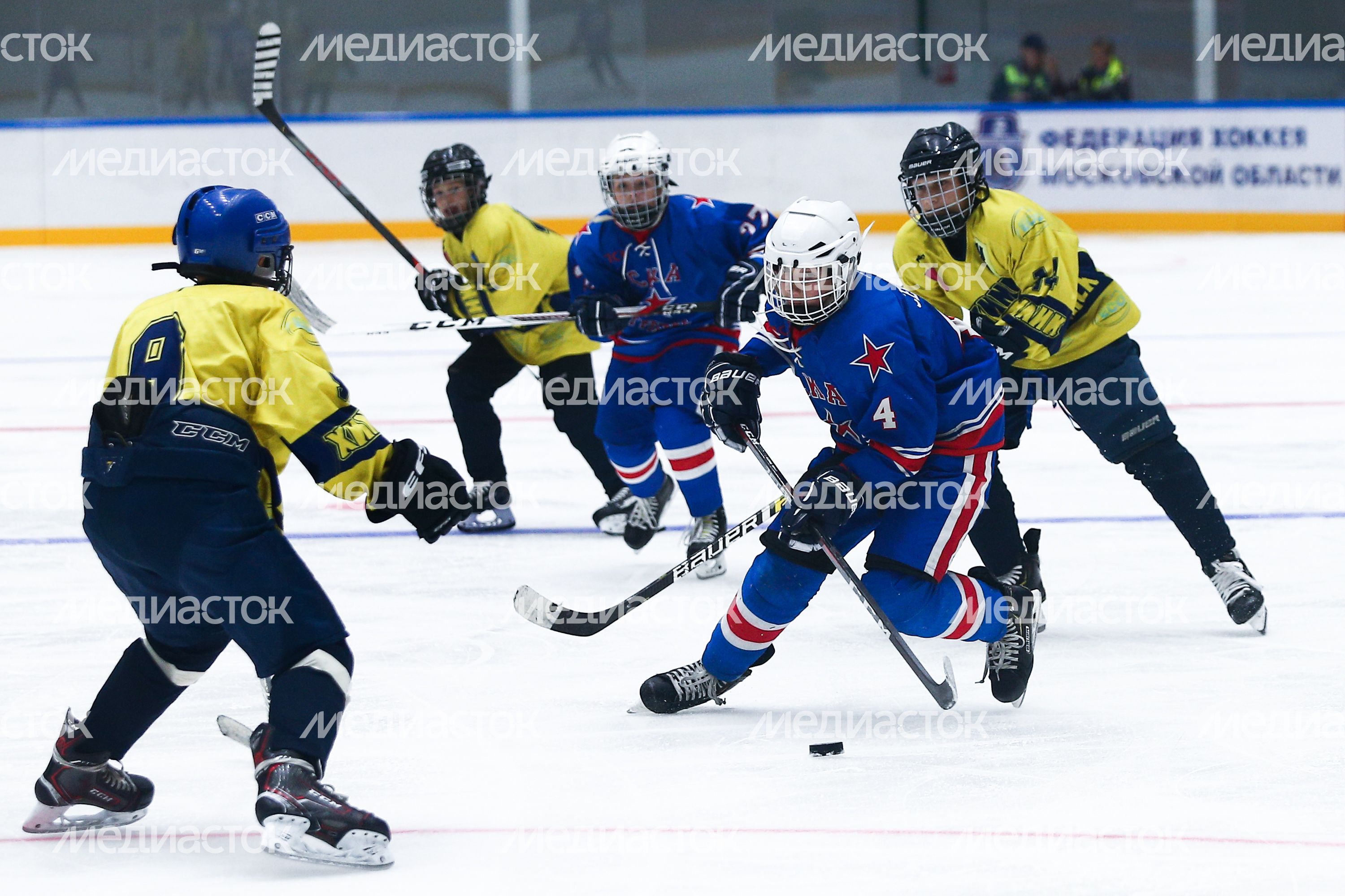 Визит Андрея Воробьева на хоккейный турнир OвиCup