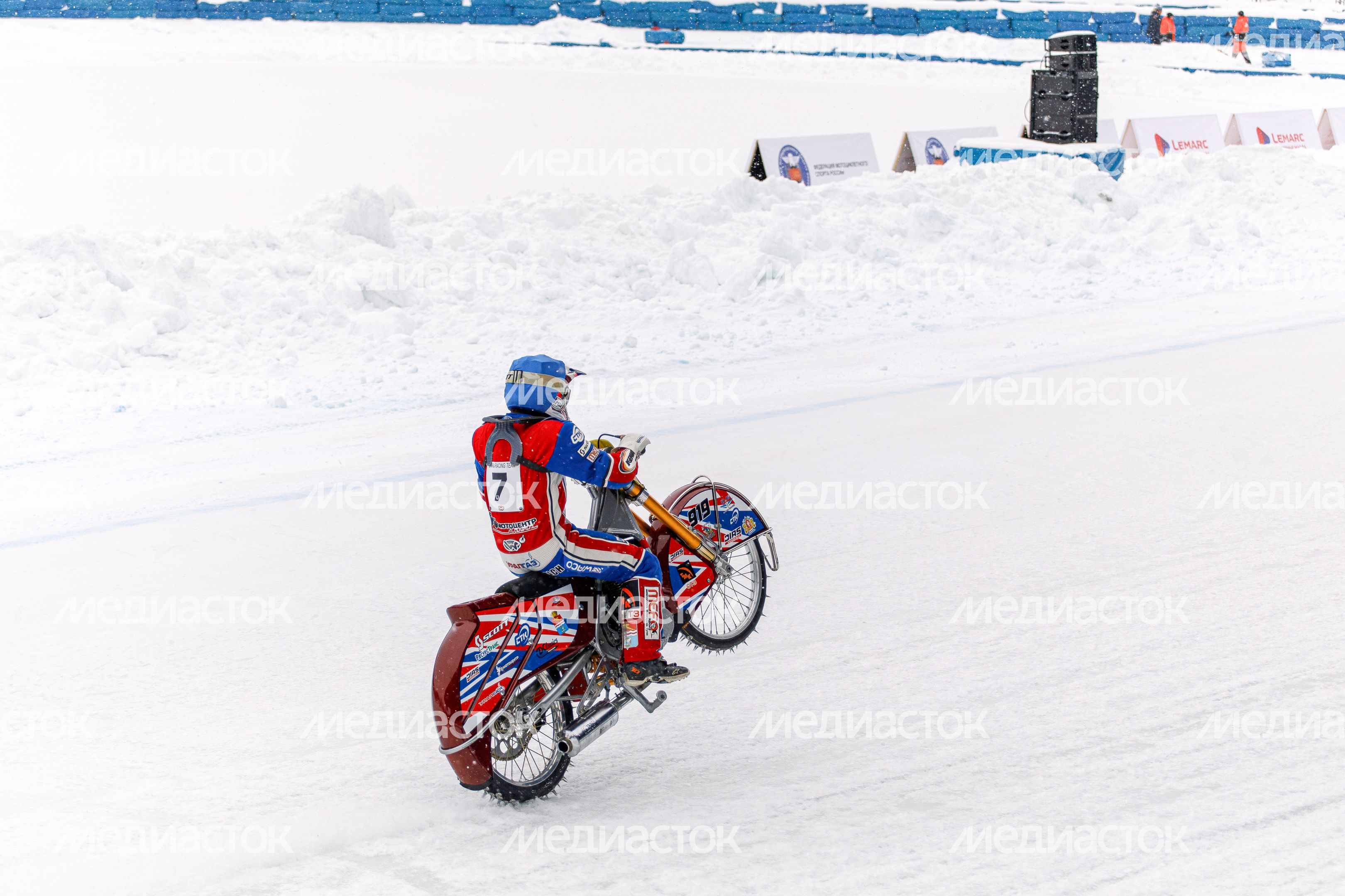 VI этап личного чемпионата России по гонкам на льду в Красногорске