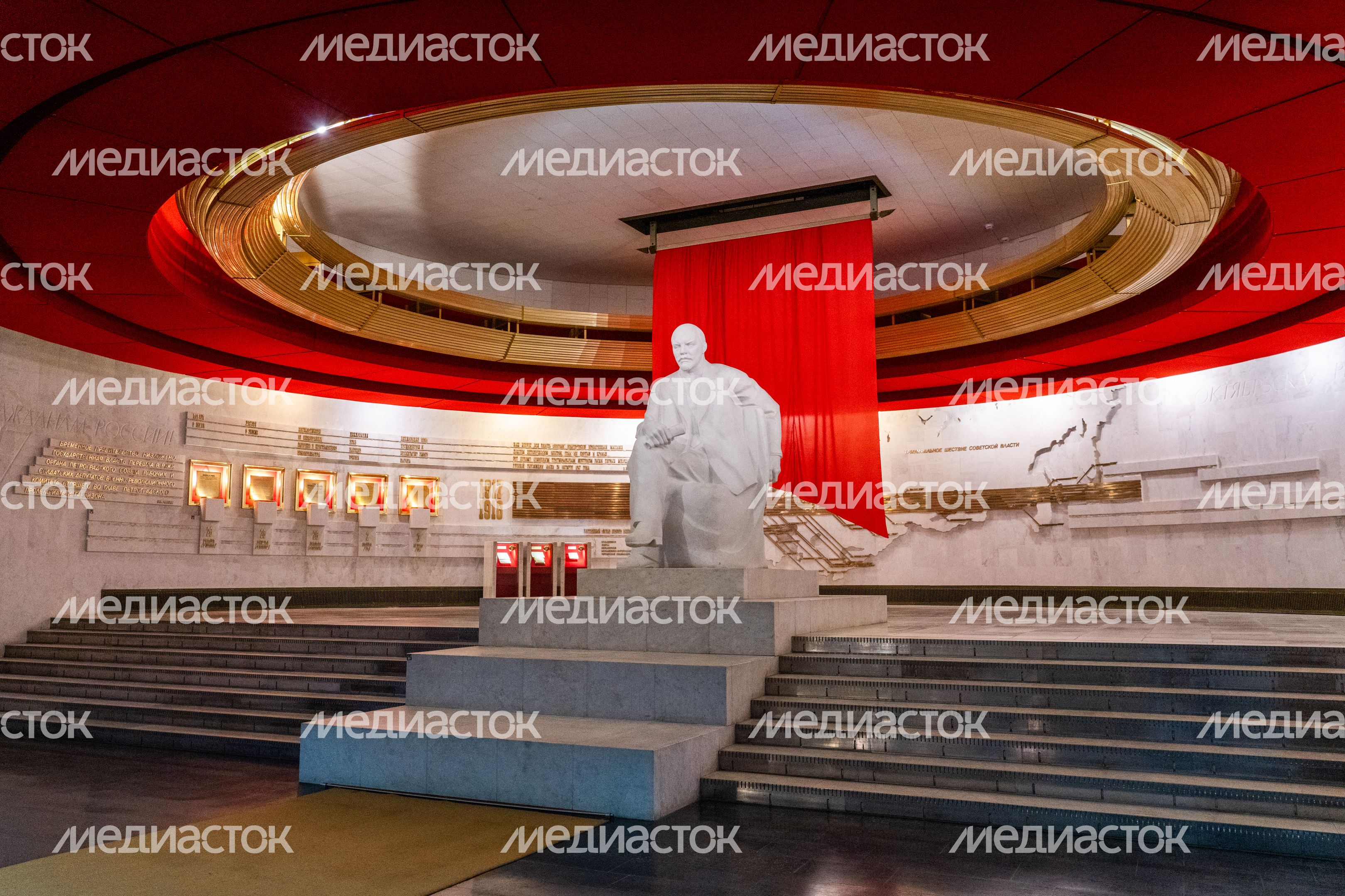 Музей-заповедник "Горки Ленинские" Музей-заповедник "Горки Ленинские"