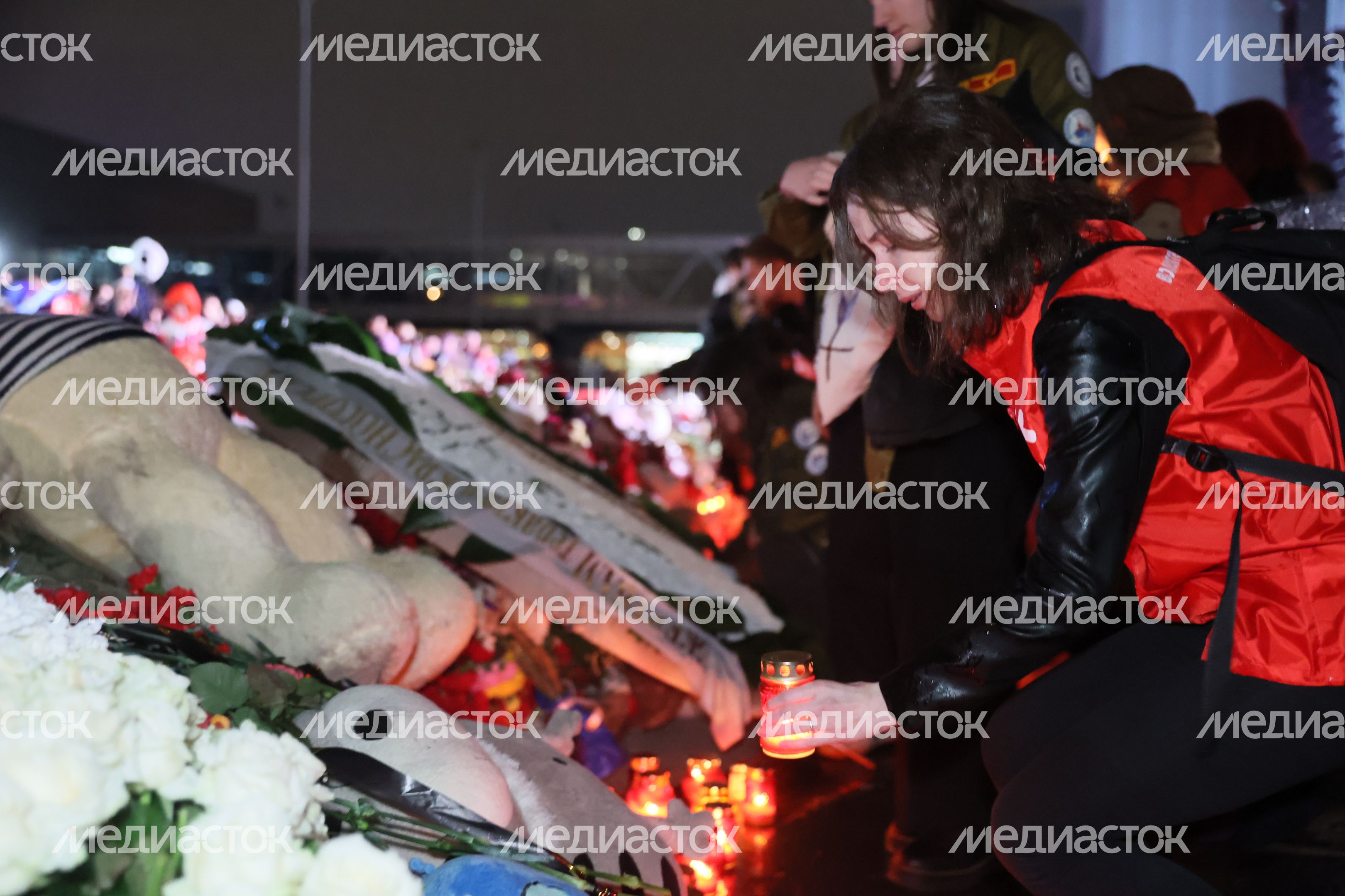 Акция памяти "Журавли" прошла на девятый день после теракта в "Крокус Сити Холле"