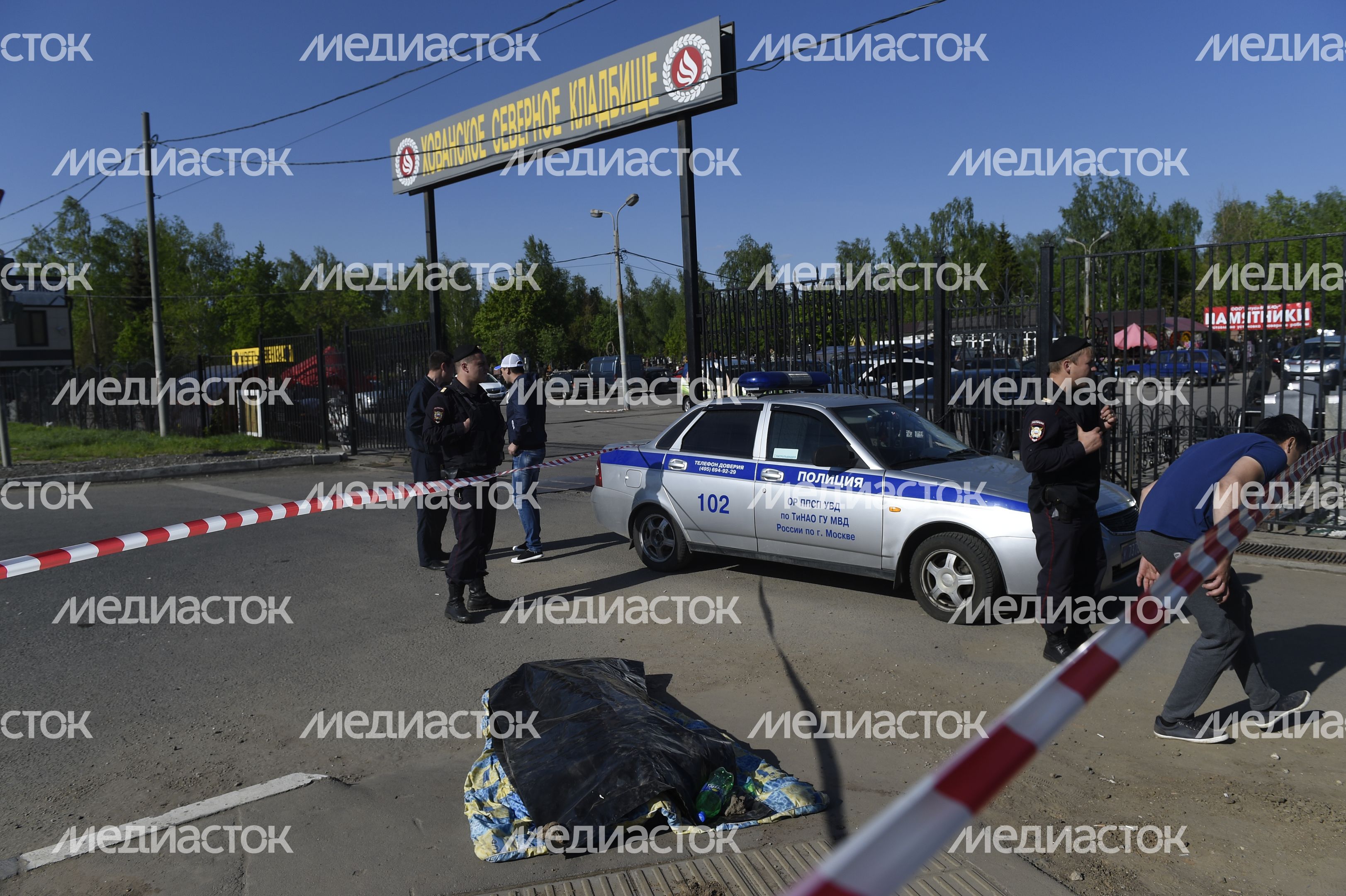 Задержание участников массовой драки на Хаванском кладбище в Москве Задержание участников массовой драки на Хаванском кладбище в Москве