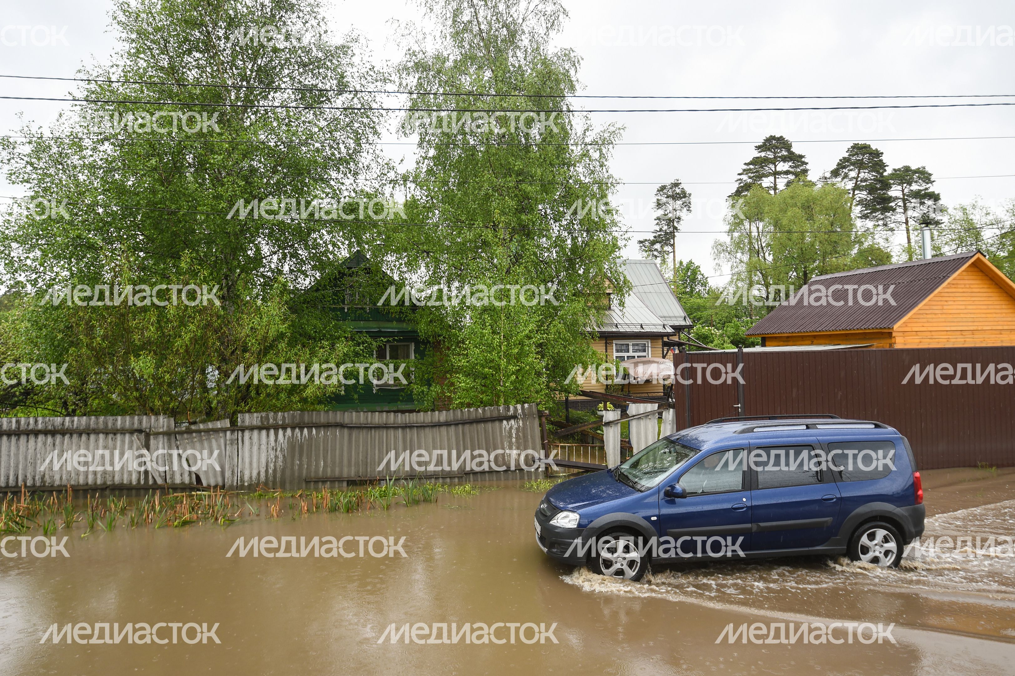 Кадры с мест подтоплений в Красногорске