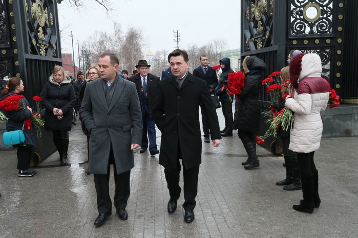 А. Воробьев возложил цветы к Могиле Неизвестного Солдата в День защитника Отечества