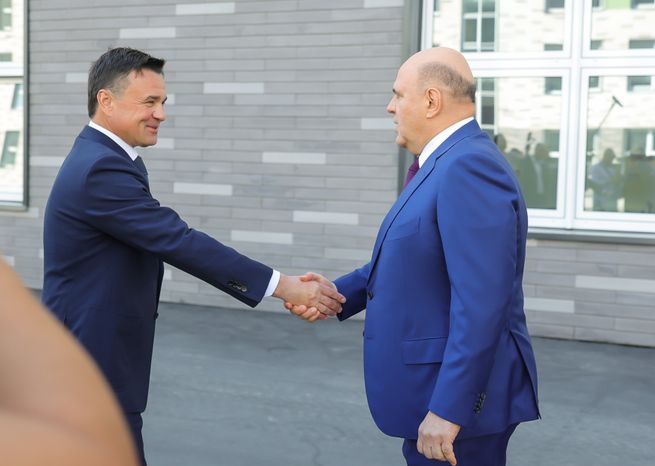 Михаил Мишустин и Андрей Воробьев поздравили учащихся и педагогов лобненского лицея «Авиатика»