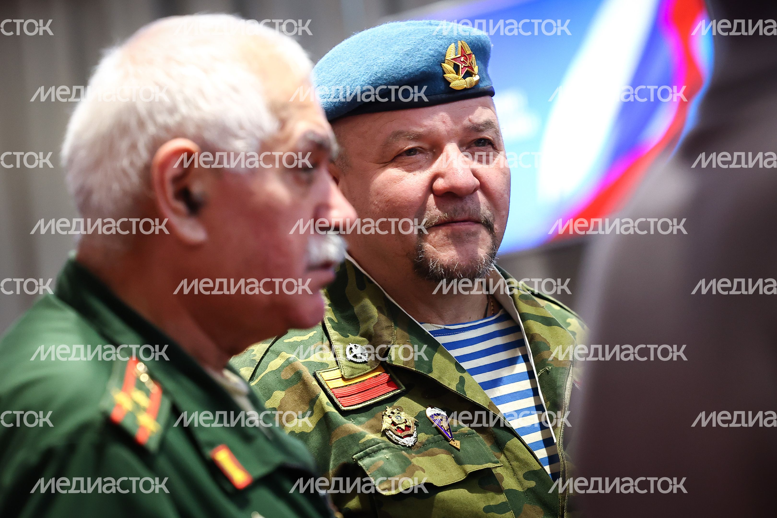Награждение добровольцев из отряда «БАРС» Губернатором Подмосковья