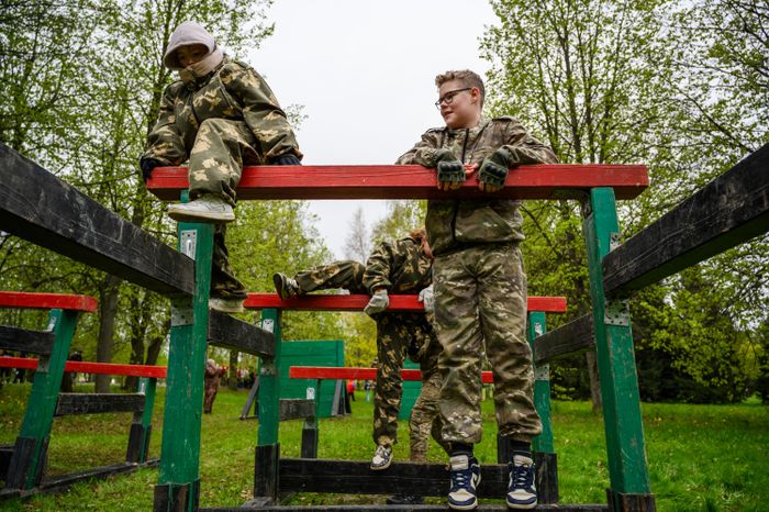 Военно-патриотическая игра «Юнармия, вперед!», посвященная Дню Победы, в Горках Ленинских