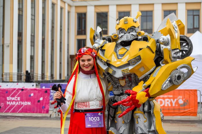 Новогодний забег в карнавальных костюмах Space Carnival 2024 в Королеве