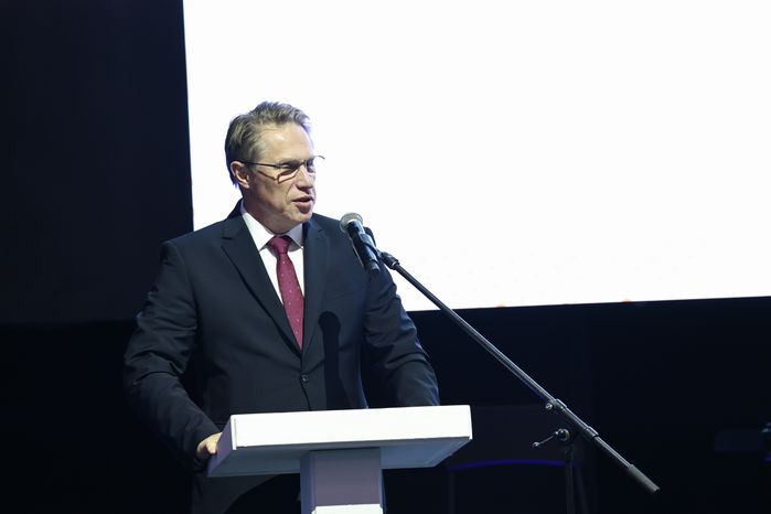 Михаил Мурашко поздравил коллектив МОНИКИ с юбилеем