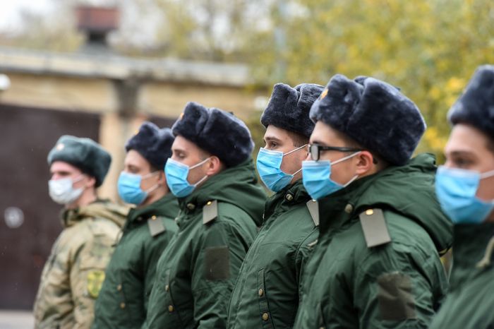 Отправка призывников к местам прохождения военной службы с городского сборного пункта Военного комиссариата города Москвы