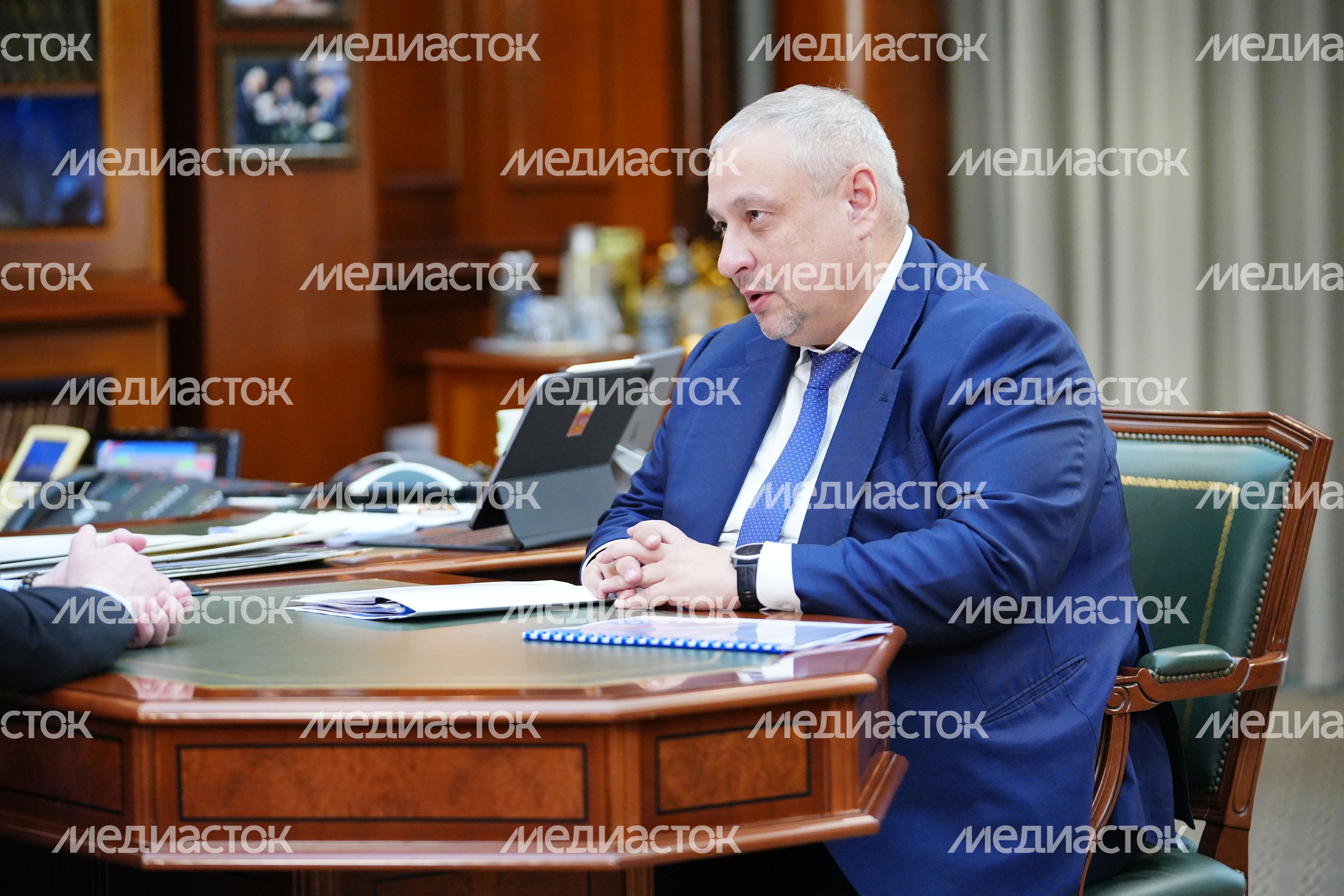 Андрей Воробьёв провел рабочую встречу с главой Рузского м.о. Александром Горбылёвым Андрей Воробьёв провел рабочую встречу с главой Рузского м.о. Александром Горбылёвым