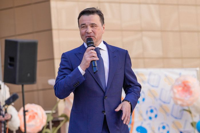 Губернатор поздравил выпускников реутовской СОШ №10 с последним звонком