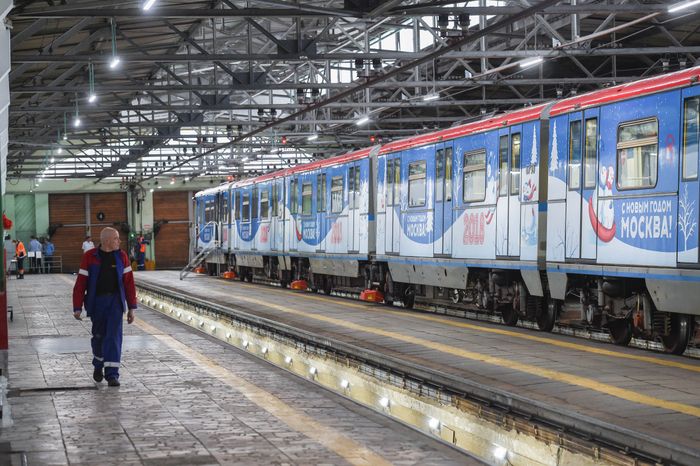 Запуск новогоднего поезда в Московском метрополитене