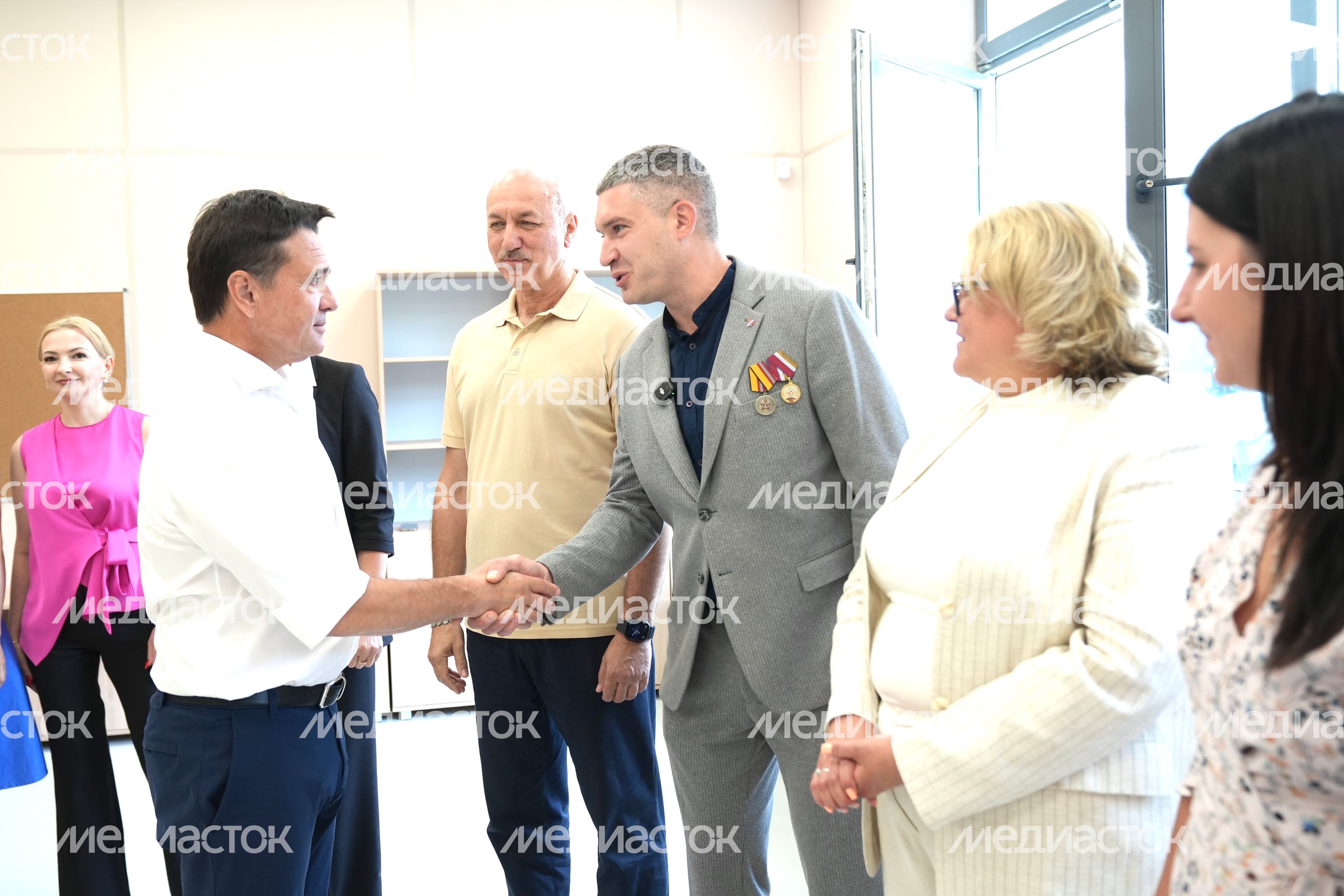Андрей Воробьев проверил готовность воспитательно-образовательного комплекса в Котельниках Андрей Воробьев проверил готовность воспитательно-образовательного комплекса в Котельниках