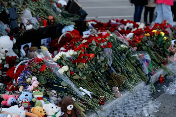 Мемориал в память о жертвах теракта в «Крокус Сити Холле» в Красногорске