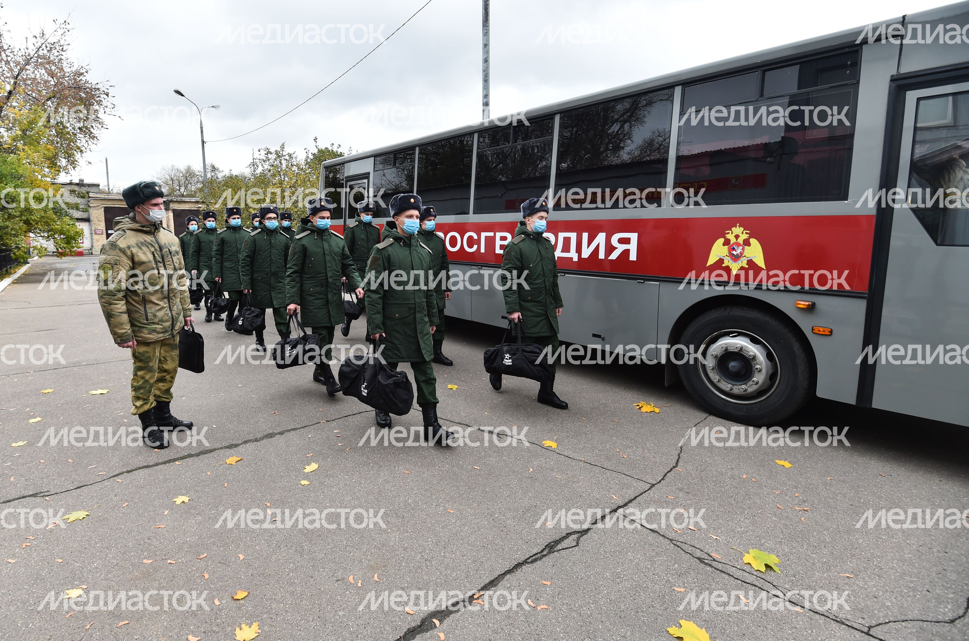 Отправка призывников к местам прохождения военной службы с городского сборного пункта Военного комиссариата города Москвы Отправка призывников к местам прохождения военной службы с городского сборного пункта Военного комиссариата города Москвы