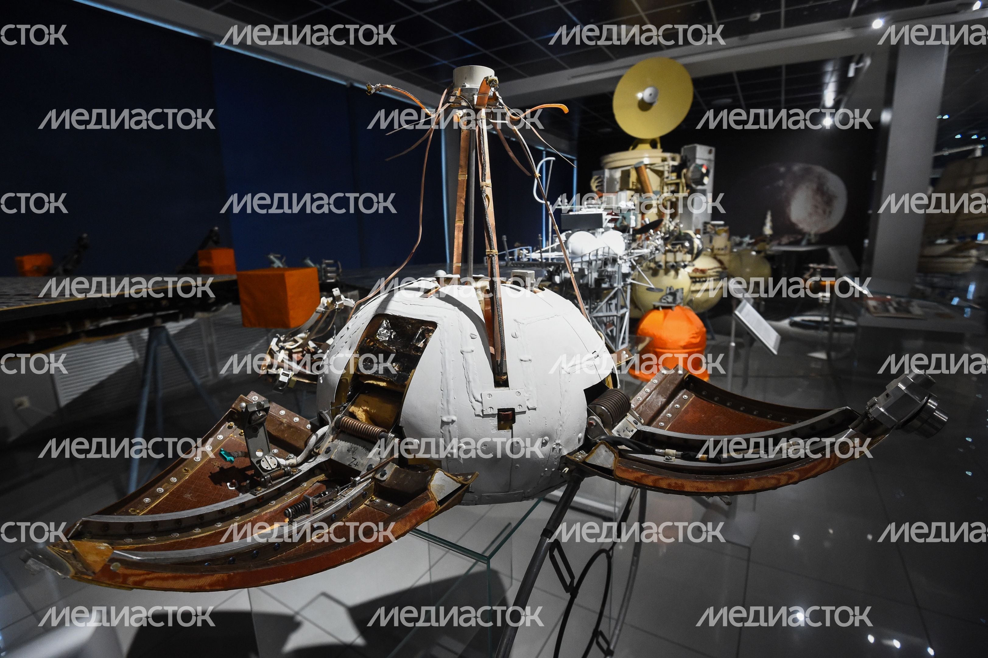 Презентация транспортных карт с героями мультфильма «Белка и Стрелка»