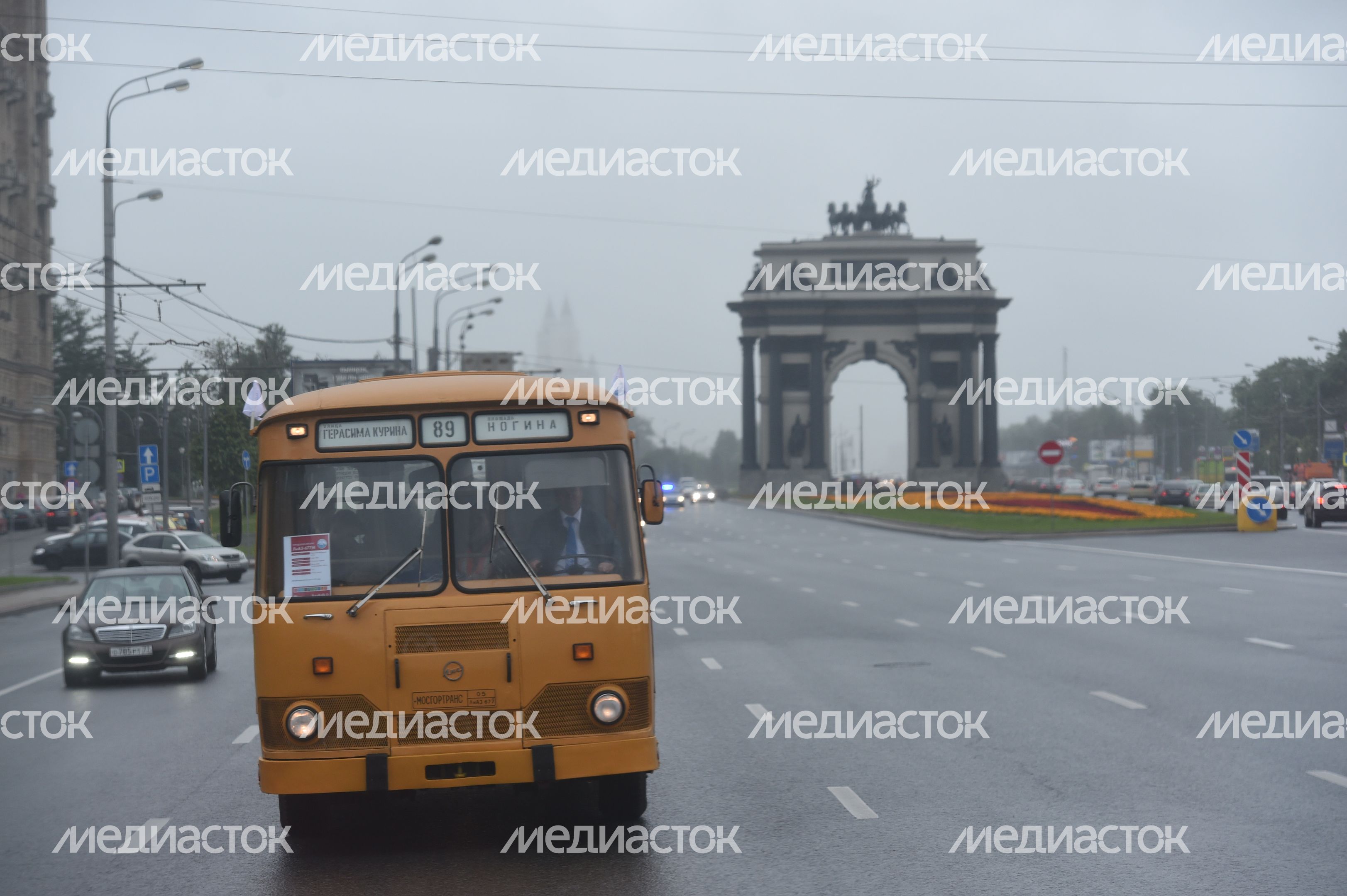 Выставка ретротехники ко Дню московского транспорта