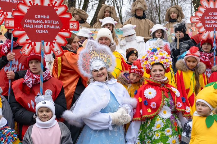 Новогодний уличный карнавал в Клину