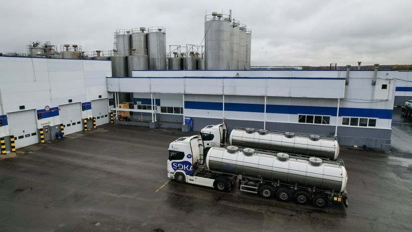 Молкомбинат "Чеховский" - самый большой завод молочной продукции в России